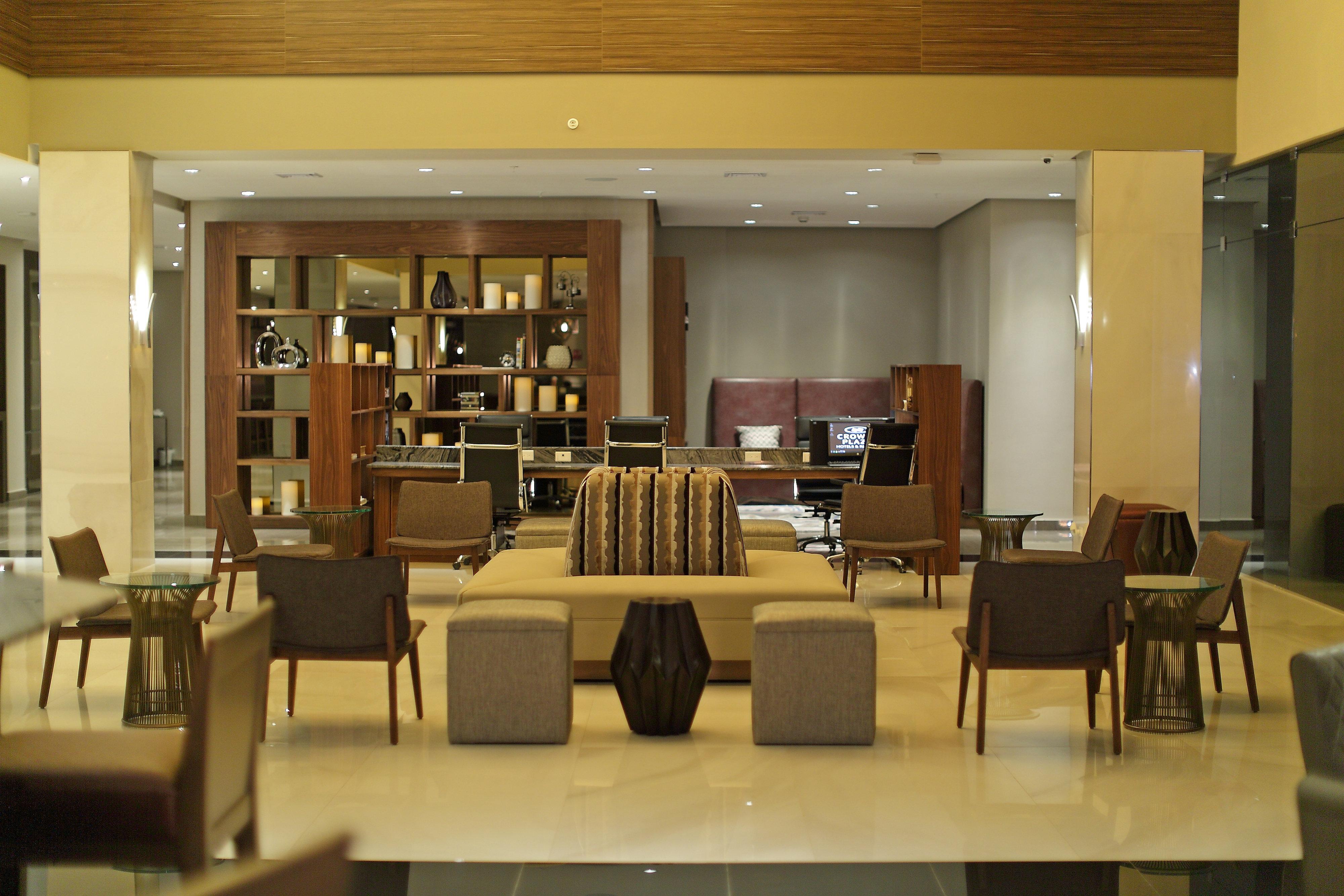 Отель Crowne Plaza Airport By Ihg Токумен Экстерьер фото