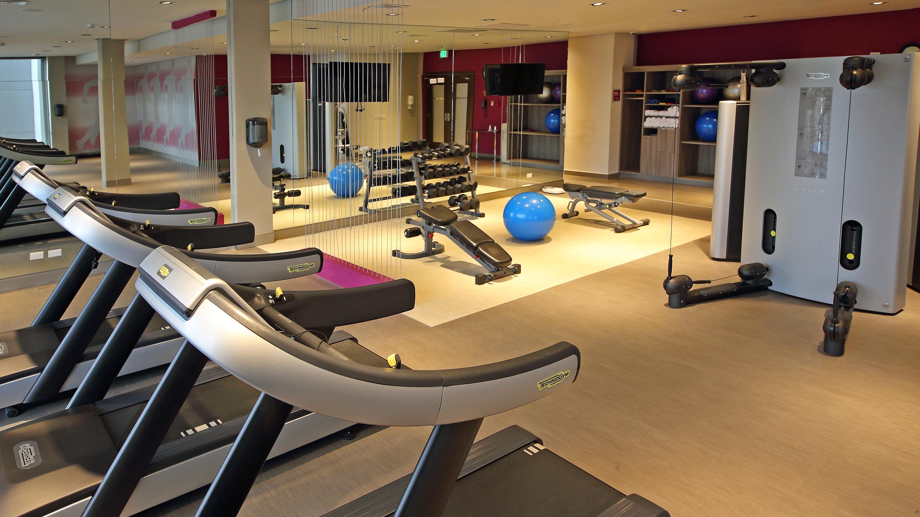 Отель Crowne Plaza Airport By Ihg Токумен Экстерьер фото