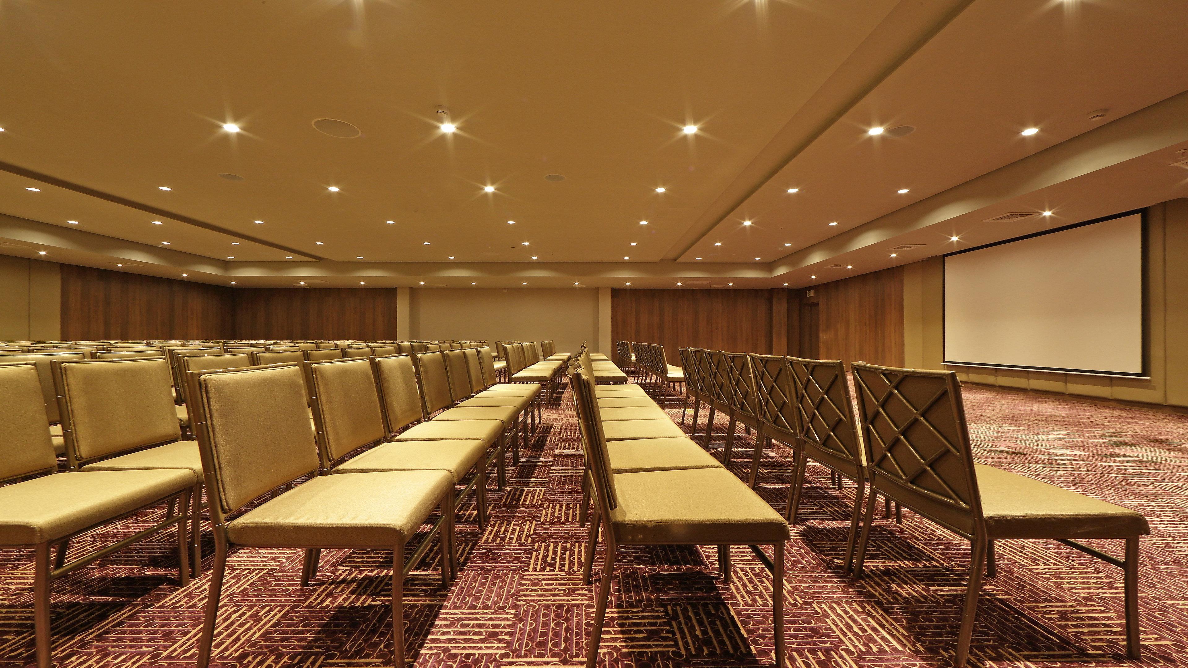 Отель Crowne Plaza Airport By Ihg Токумен Экстерьер фото