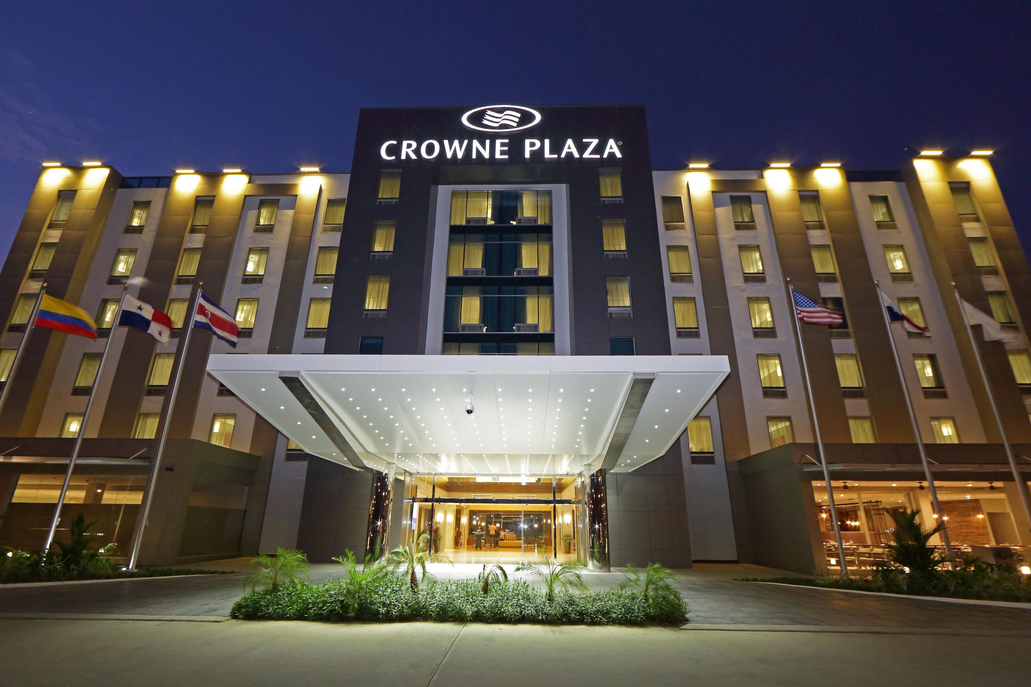 Отель Crowne Plaza Airport By Ihg Токумен Экстерьер фото